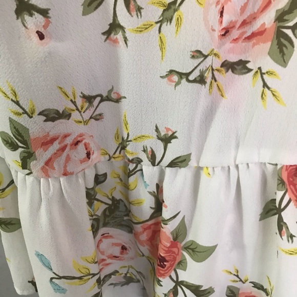 Floral top - Picture 2 of 3